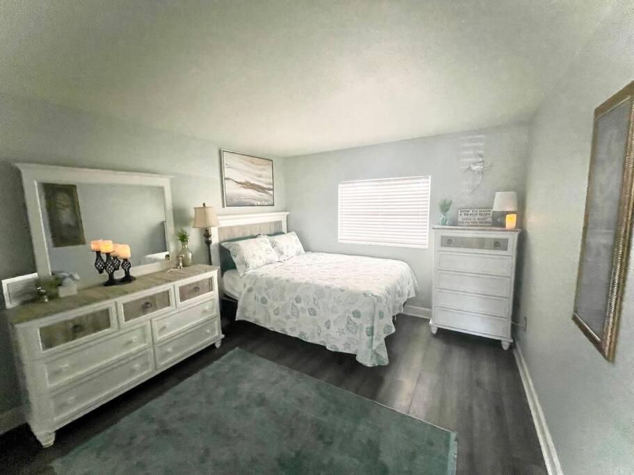 Sparkling 2Bed 1Bath Beach Home - Unit 214 Cocoa Beach Exteriör bild